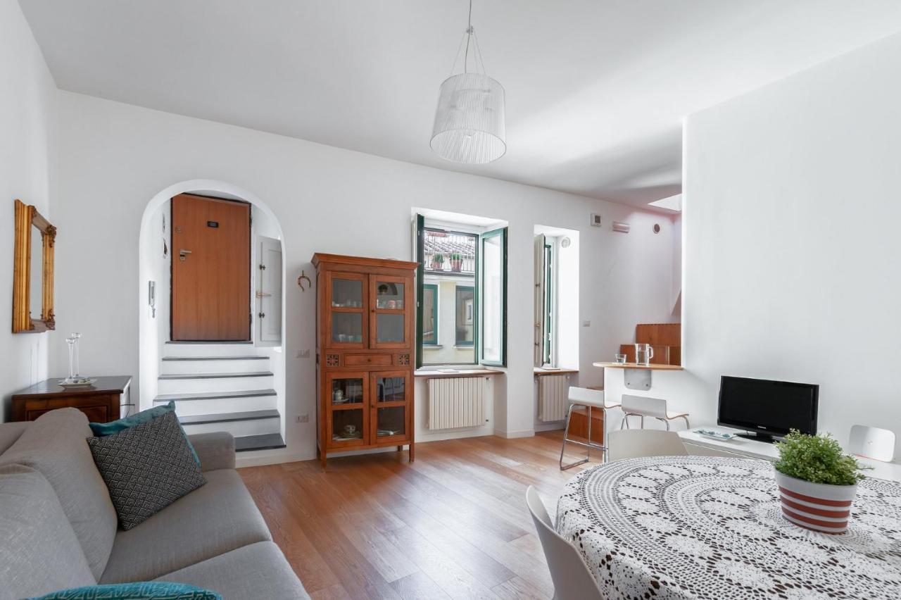 Casa Flo Con Terrazza E Ascensore Salerno Exterior foto