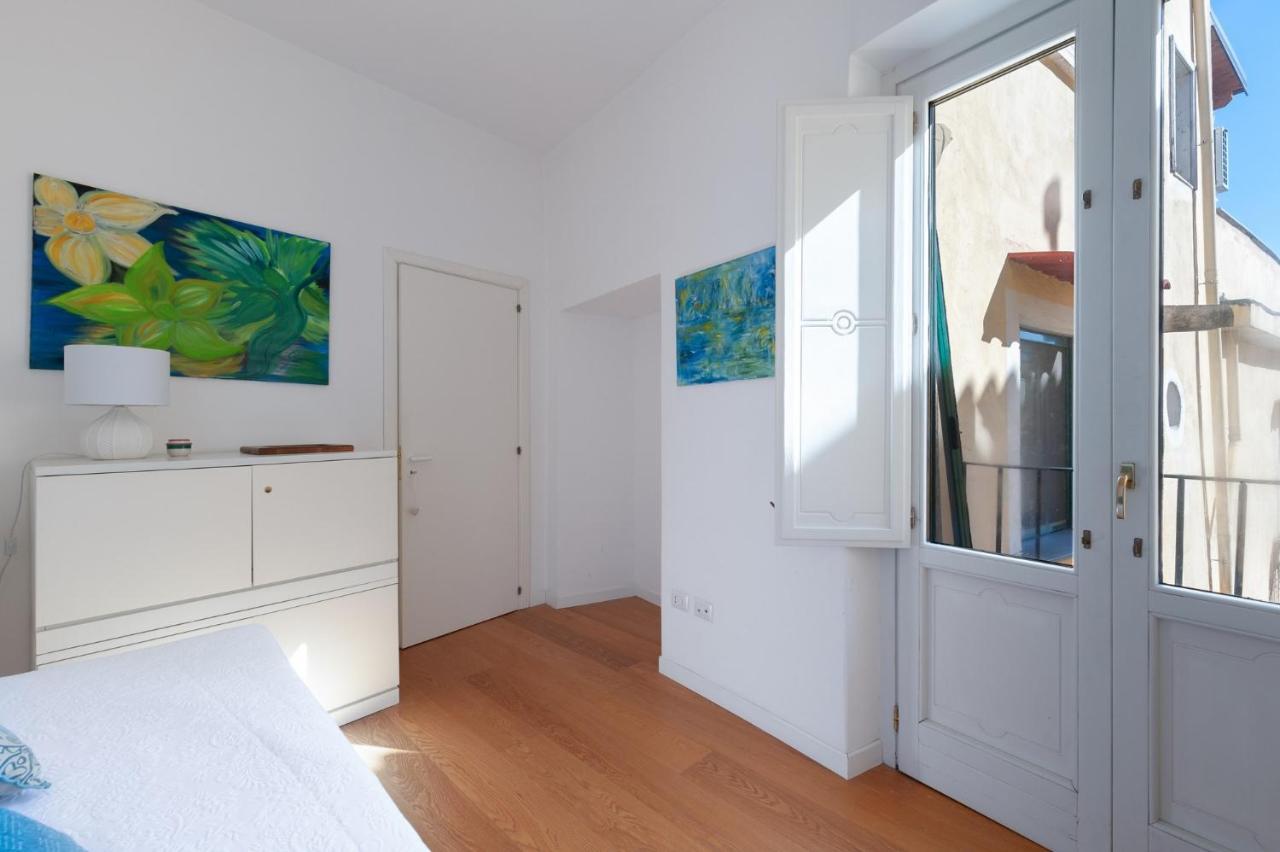 Casa Flo Con Terrazza E Ascensore Salerno Exterior foto