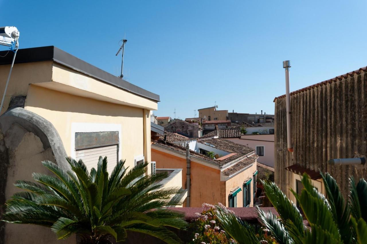 Casa Flo Con Terrazza E Ascensore Salerno Exterior foto
