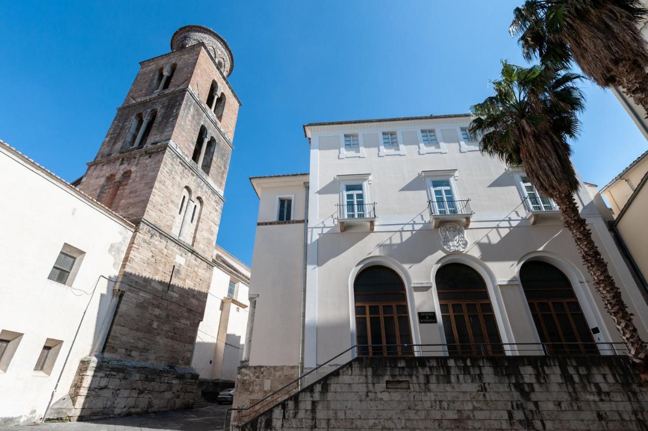Casa Flo Con Terrazza E Ascensore Salerno Exterior foto