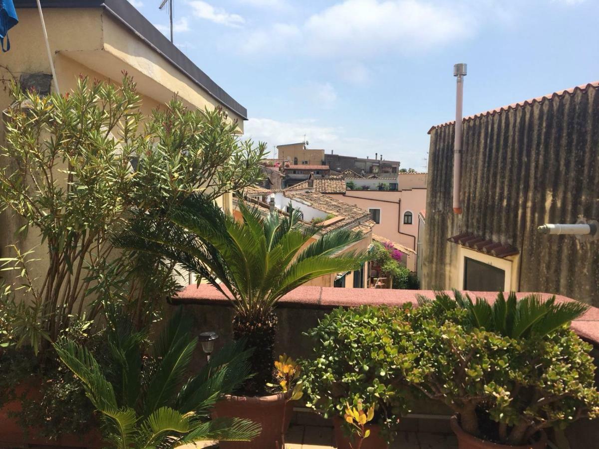 Casa Flo Con Terrazza E Ascensore Salerno Exterior foto